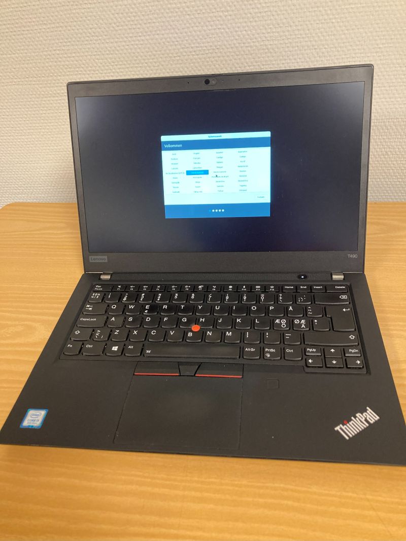 Lenovo Thinkpad T490 i5-8265U 8/256 Linux Mint